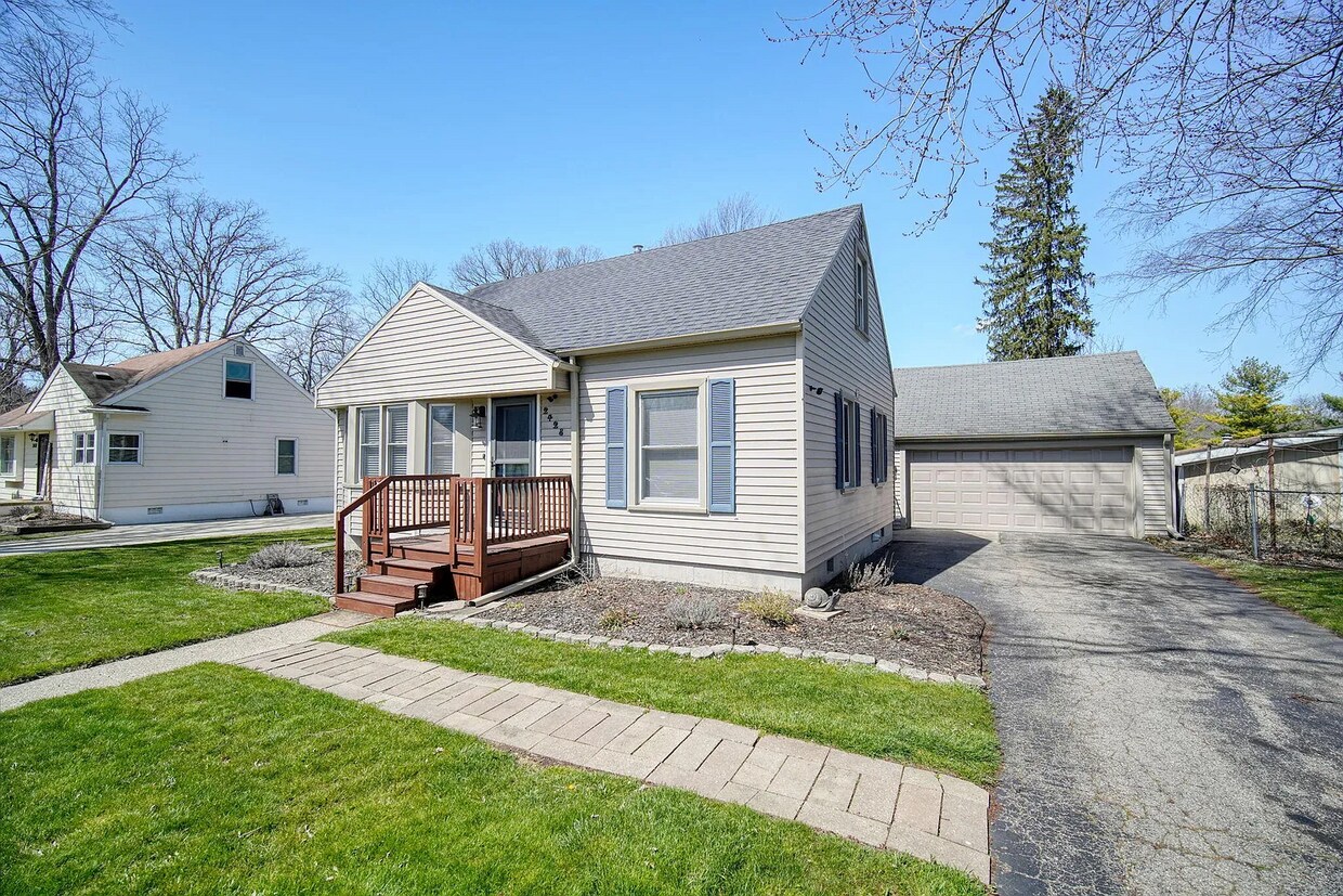 Primary Photo - 2428 Wallace Dr
