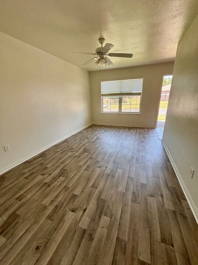 Foto del edificio - Riverwalk Townhomes