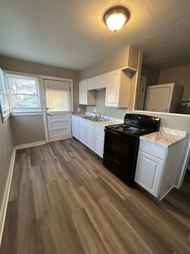 Foto del edificio - 316 E Park St