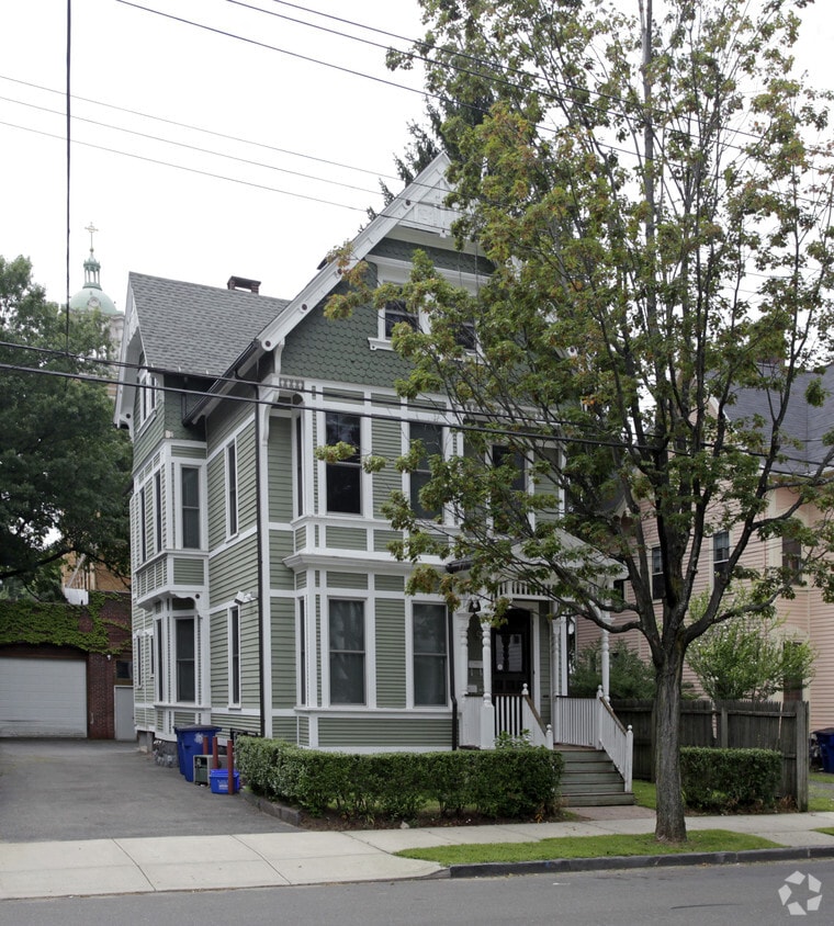 Building Photo - 114 Lawrence St