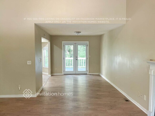 Foto del edificio - 1333 Regal Heights Dr