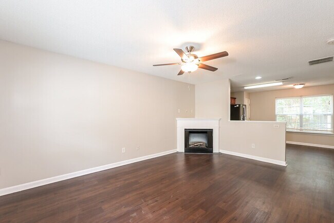Foto del edificio - 153 Lossie Ln