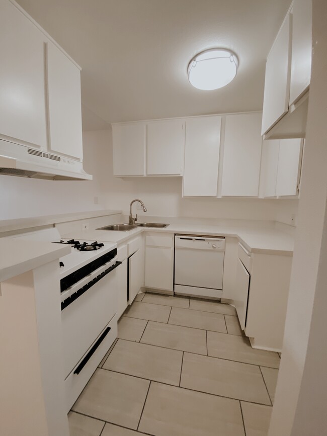Foto del edificio - 15051 Moorpark St
