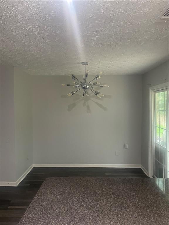 Building Photo - 5539 Pineridge Ct