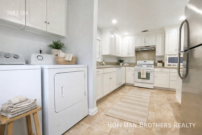 Foto del edificio - 806 N Las Palmas Ave