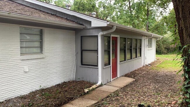 Building Photo - 13455 Chimney Rock Dr
