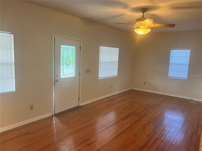 Building Photo - 119 N Orange Ave