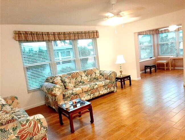 Foto del edificio - 250 High Point Blvd