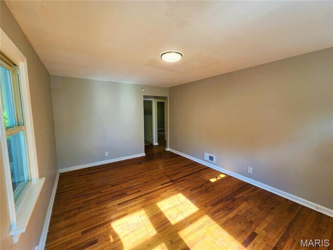 Foto del edificio - 9808 Winkler Dr