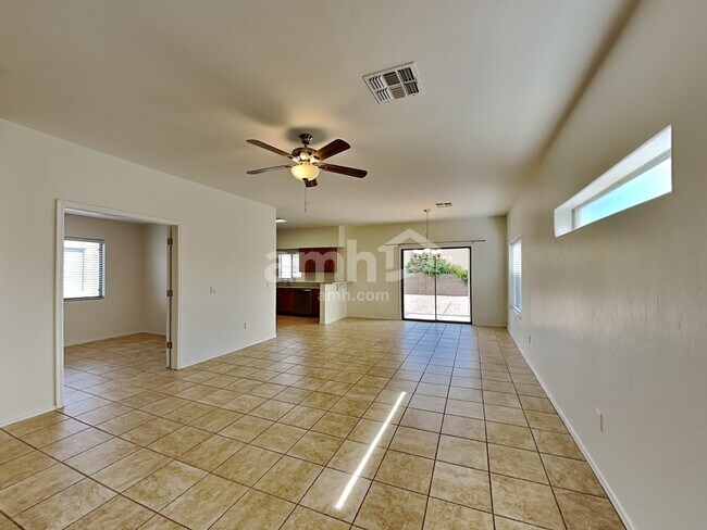 Building Photo - 447 E Placita Lezna