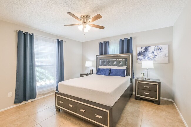 Foto del edificio - 9216 Carousel Ln