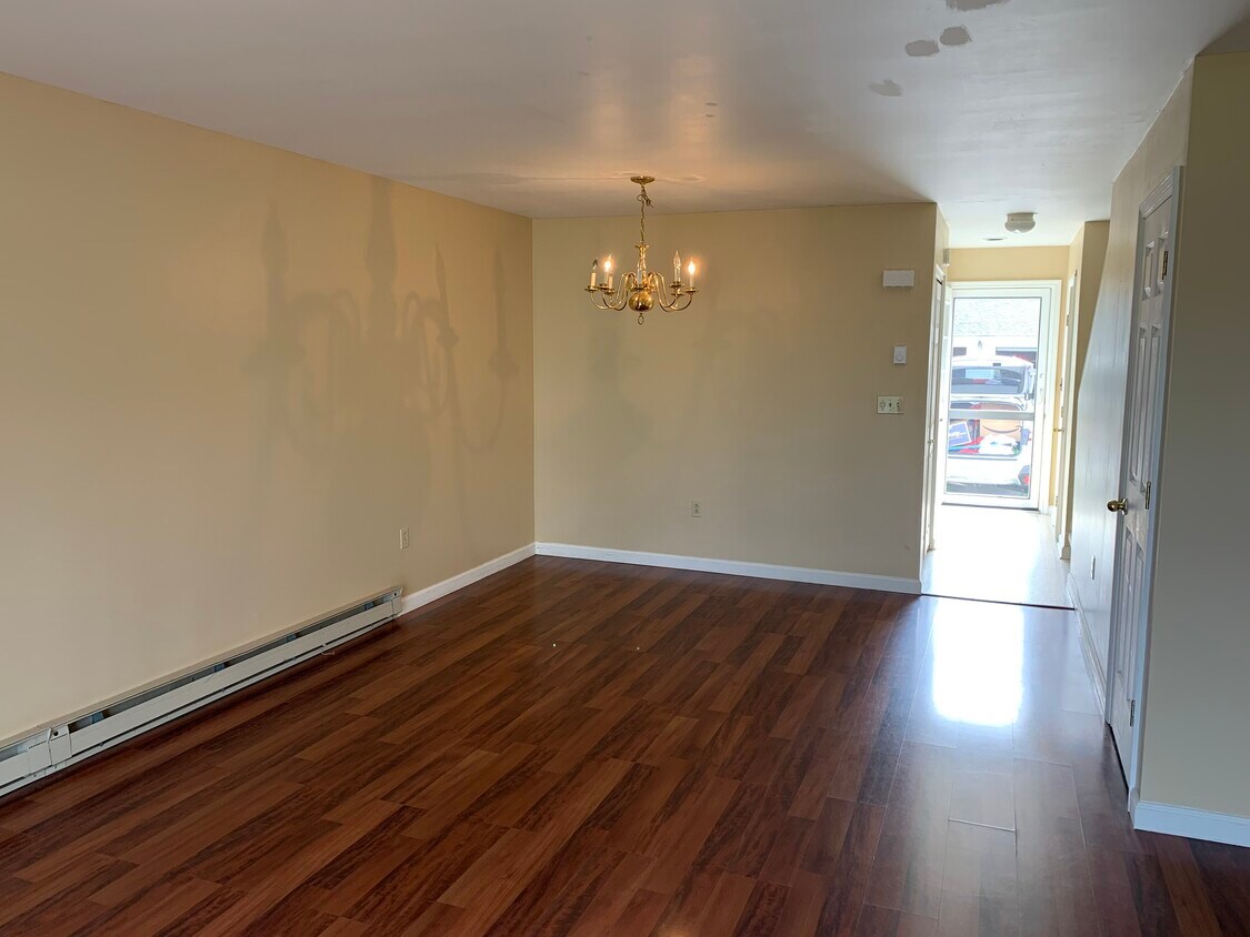 Foto del edificio - Oakwood Townhomes