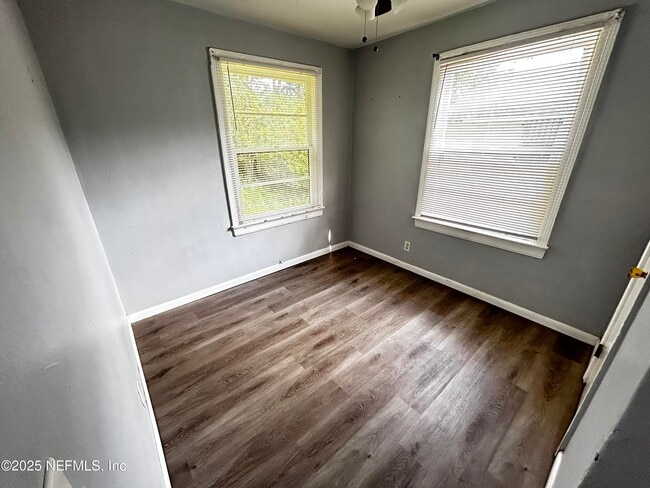 Building Photo - 2057 Brackland St