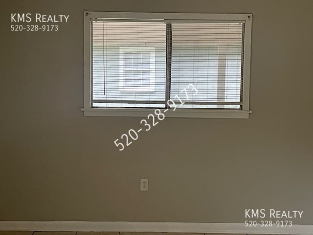 Building Photo - 215 Southbrook Dr