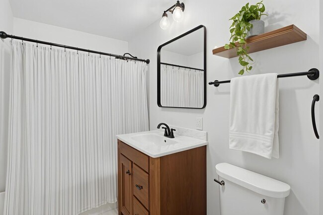 Foto del edificio - 999 Salmon Creek Rd