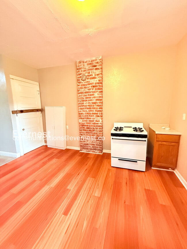 Building Photo - 1311 Mason St