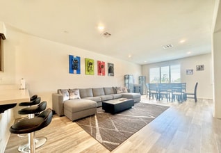 Building Photo - 14416 Plum Ln