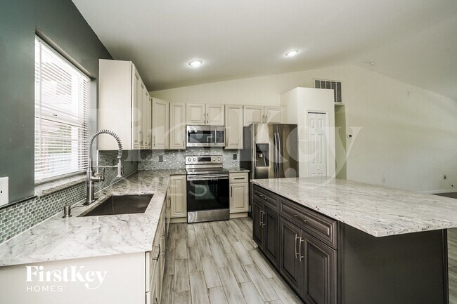 Foto del edificio - 8451 Caloosa Rd