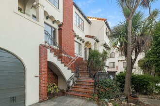 Building Photo - 31 Excelsior Ct