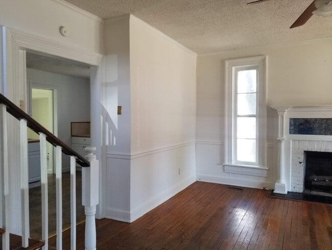 Building Photo - 424 Peach St