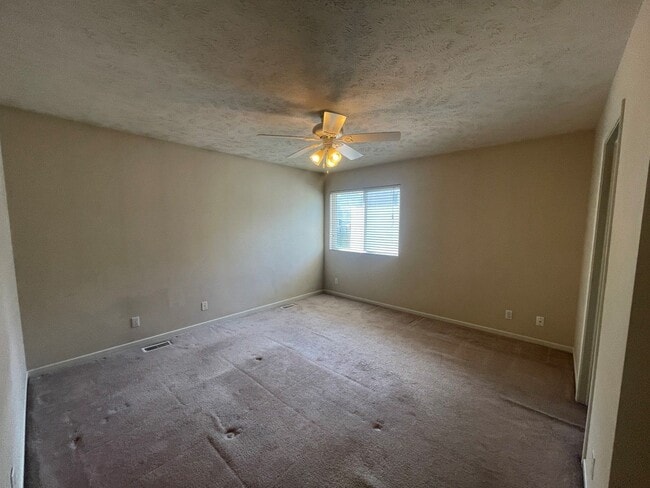 Building Photo - New Home For Rent Bellevue!