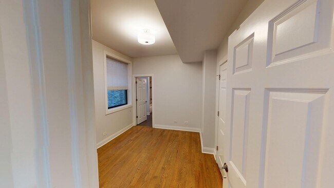 Building Photo - 1355 W Bryn Mawr Ave