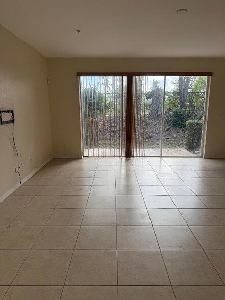 Foto del edificio - 779 Pipers Cay Dr