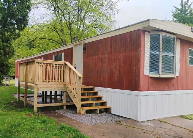 Building Photo - 58 Deerwood Park