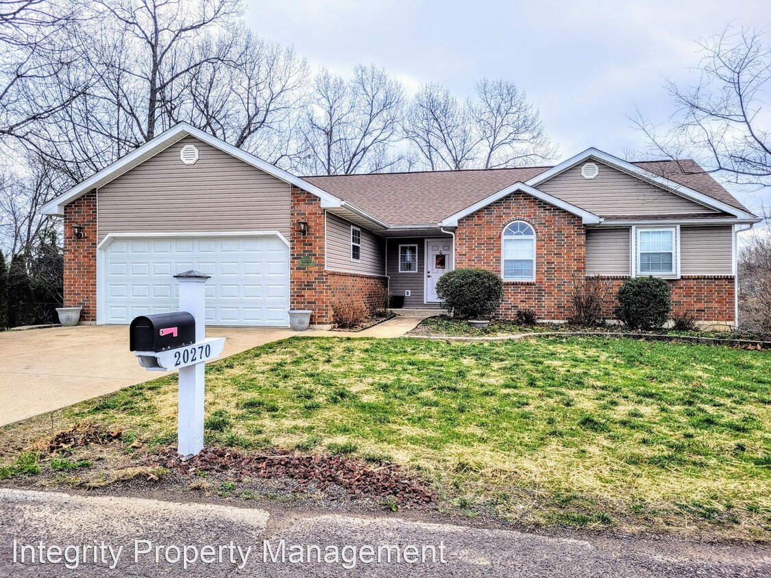 5 br, 3 bath House 20270 Harlequin Lane House Rental in Dixon, MO