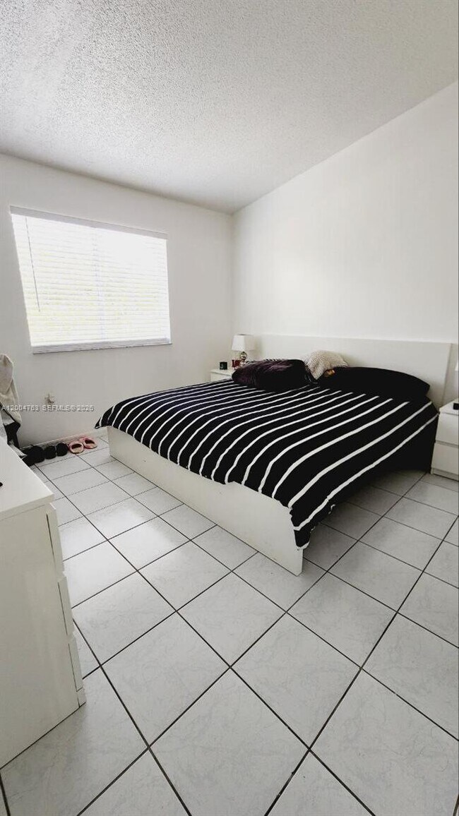 Foto del edificio - 6960 NW 174th Terrace