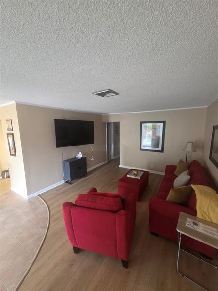 Building Photo - 1920 NE 51st Ct