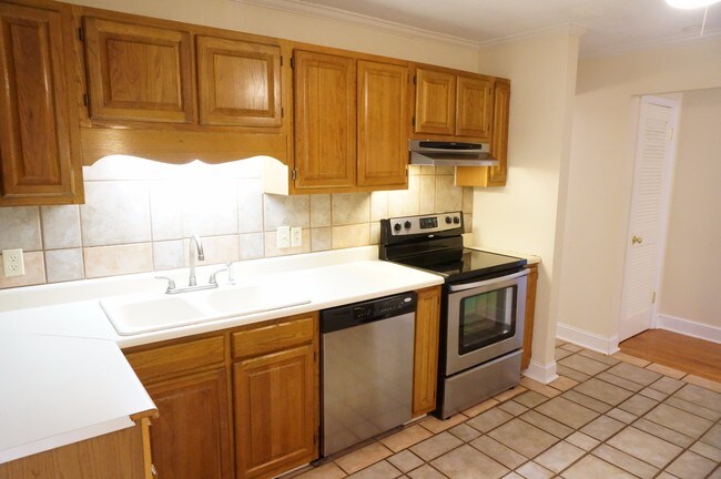 Foto del edificio - 1058 18th Ave NW