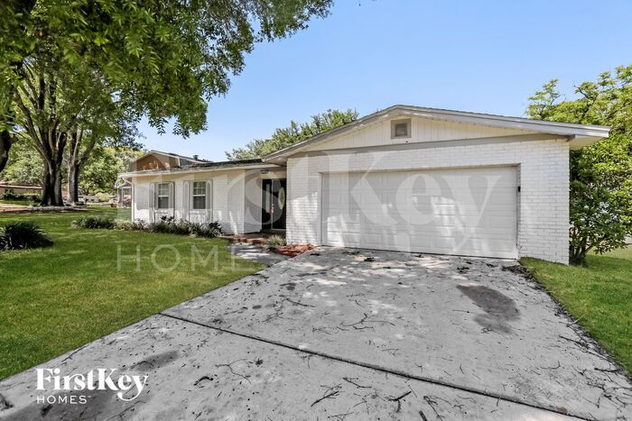 Primary Photo - 5321 Hillside Dr