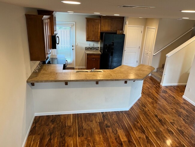 Foto del edificio - 2400 NW Sunny Ln