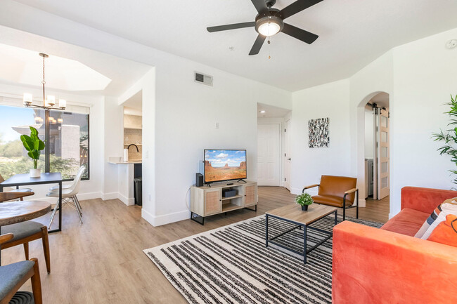 Foto del edificio - 15608 N 71st St