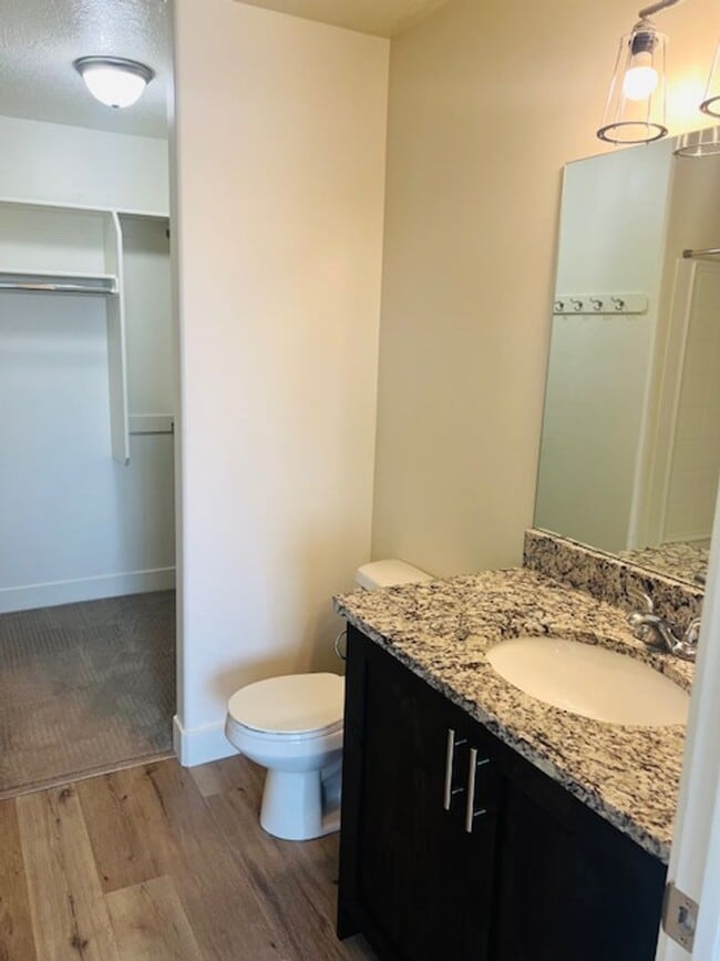 Building Photo - Beautiful townhome with garage and central...