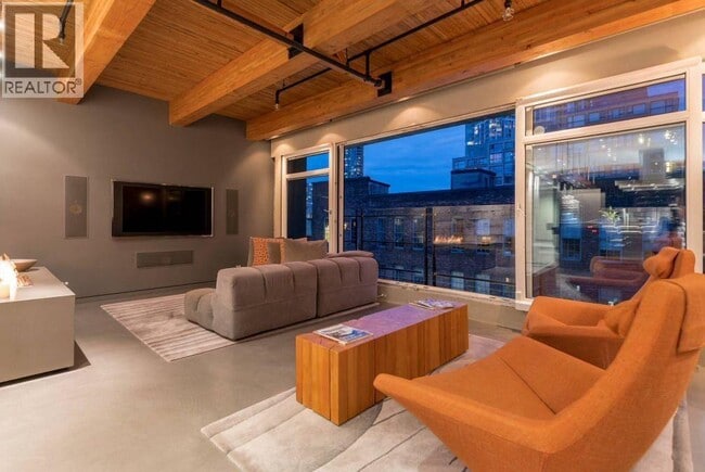 Building Photo - 1155 Mainland St