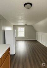 Building Photo - 1033 E Oakland Ave