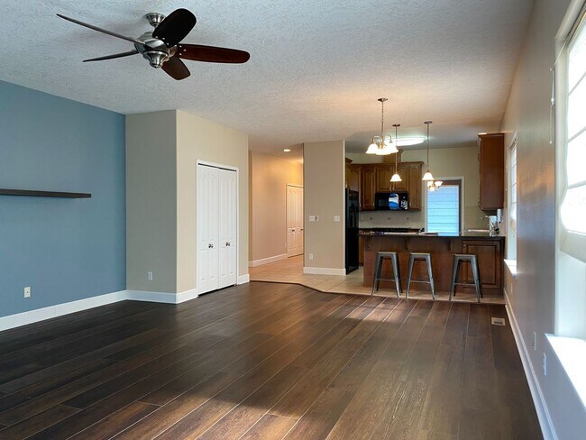 Foto del edificio - Lovely Modern Westside Home