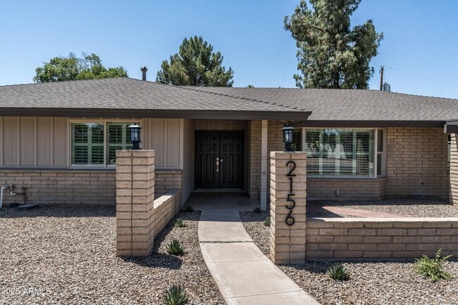 Building Photo - 2156 E Cairo Dr
