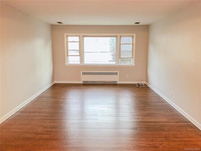 Foto del edificio - 36 Webster Ave