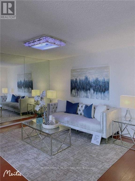 Photo du bâtiment - 55 Bamburgh Cir