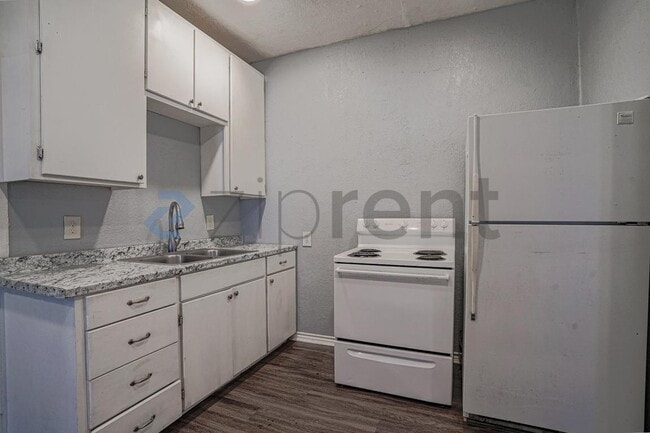 Foto del edificio - 1006 S Throckmorton St