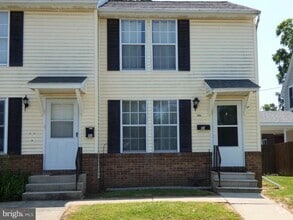 Building Photo - 105 S Lynchburg St