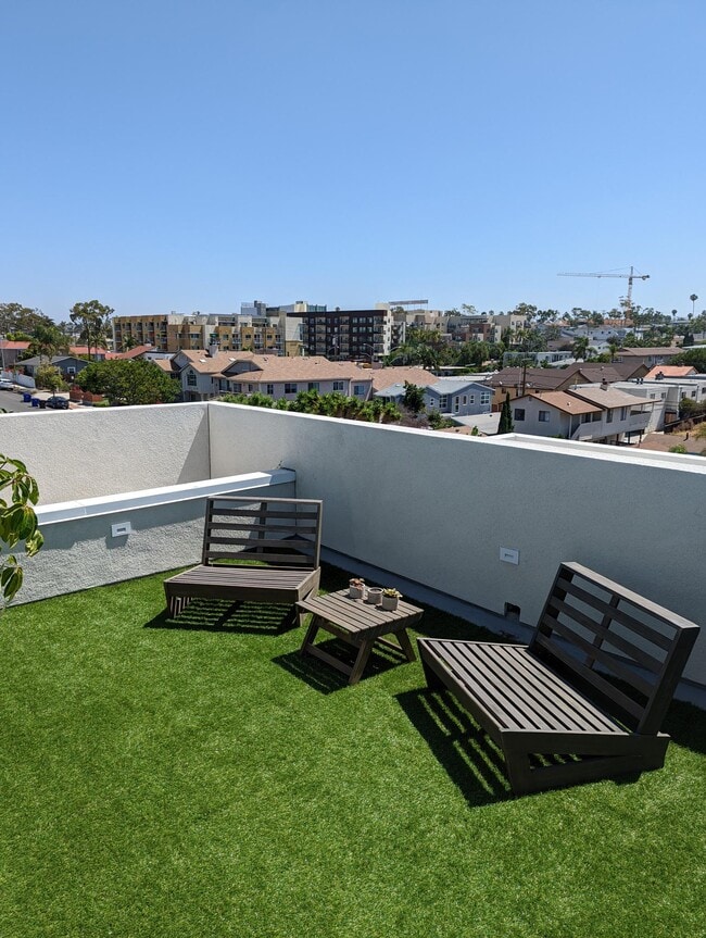Private Rooftop Deck (Select Units) - 4130 Louisiana