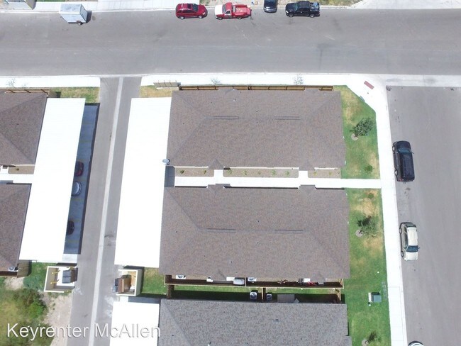 Building Photo - 401 Newport Ave