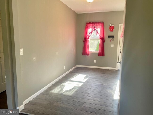 Foto del edificio - 6914 Railroad Blvd
