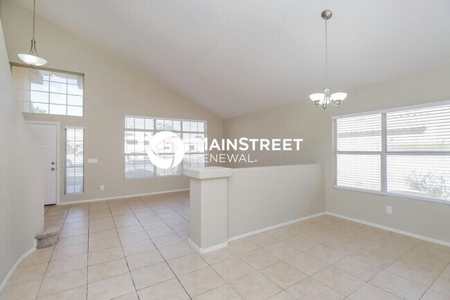Building Photo - 4 Bedroom Pet-Friendly Home in Mesa, AZ with Main Street Renewal