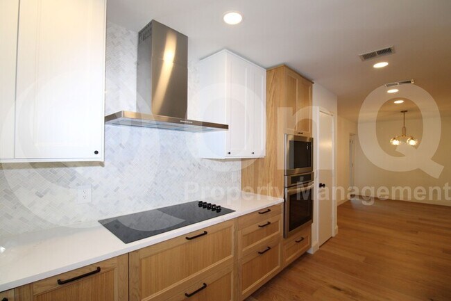 Foto del edificio - 3321 Buckle Ln