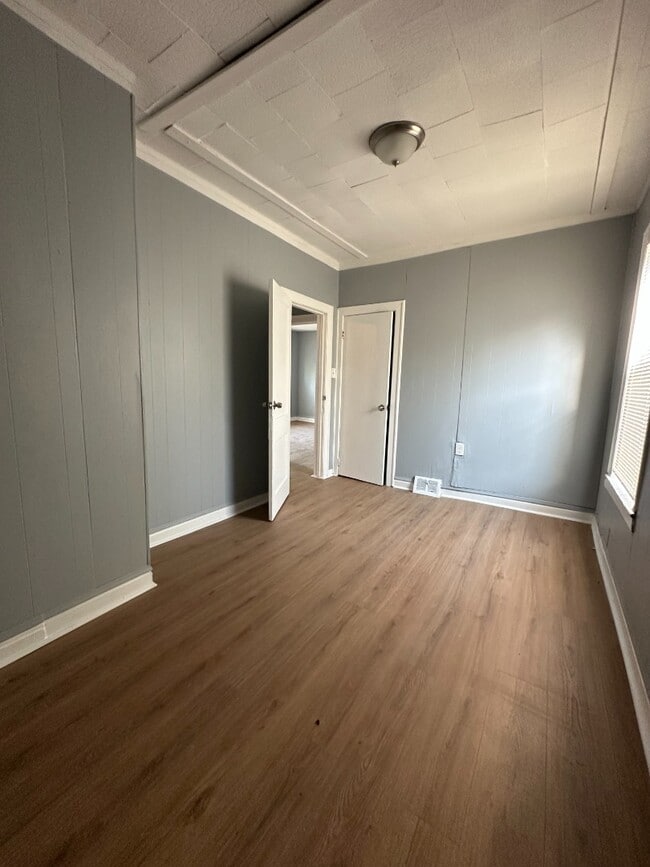 Foto del edificio - Freshly updated 3BR/1BA apartment in South...